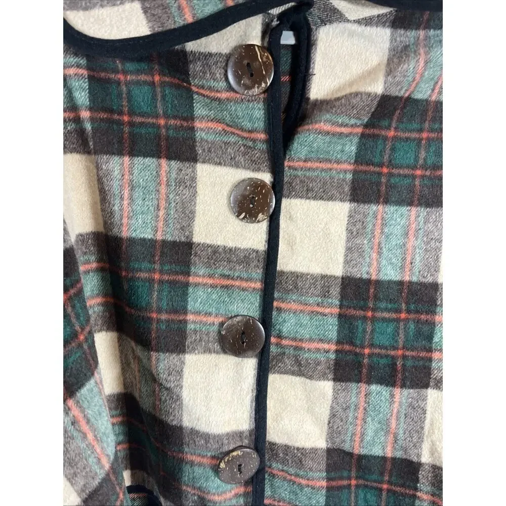 Vintage Classic Plaid Wood Button Tartan Equestrian Preppy Shawl Cape Overcoat